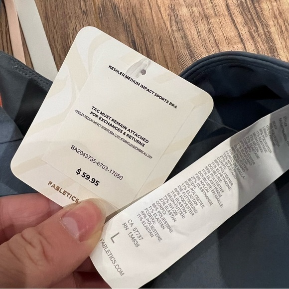 NWT Fabletics Kessler Boost Medium Impact Sports Bra - Picture 7 of 7